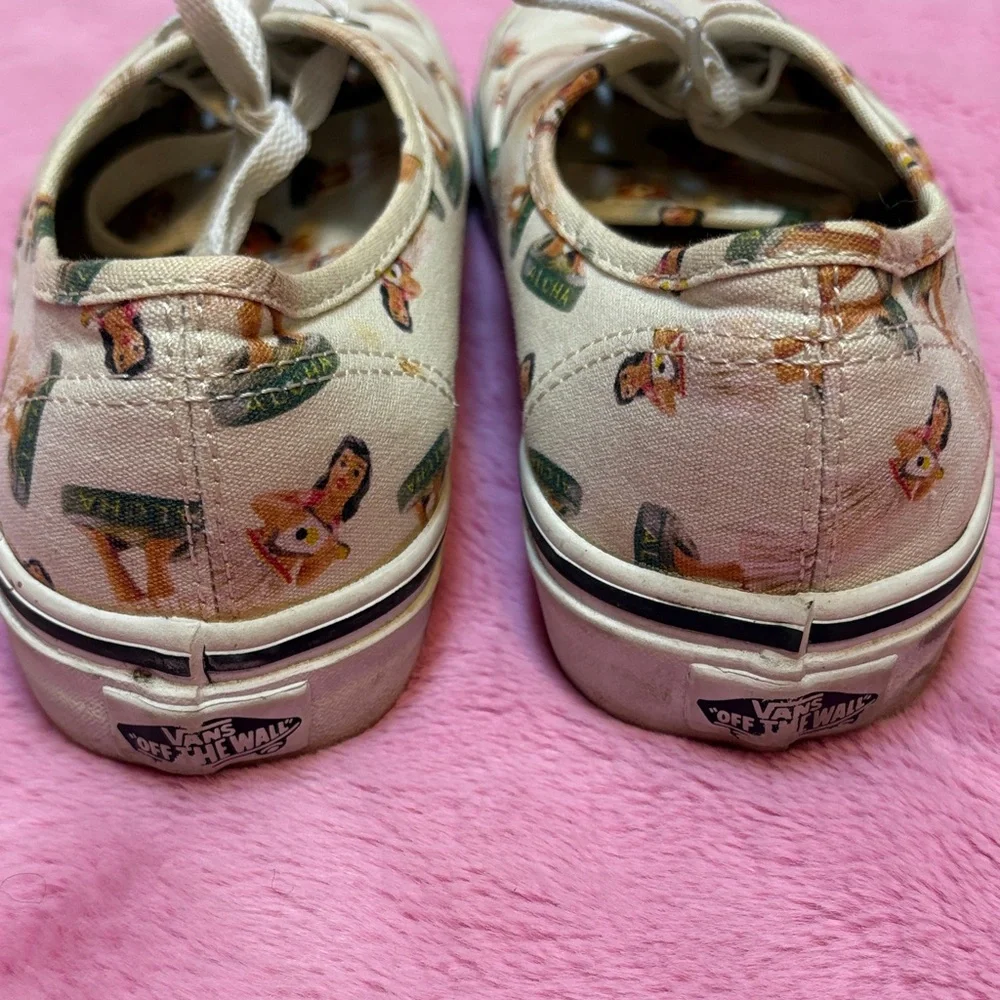 Vans Womens Cream Hula Girl Print Sneakers - Picture 2 of 7